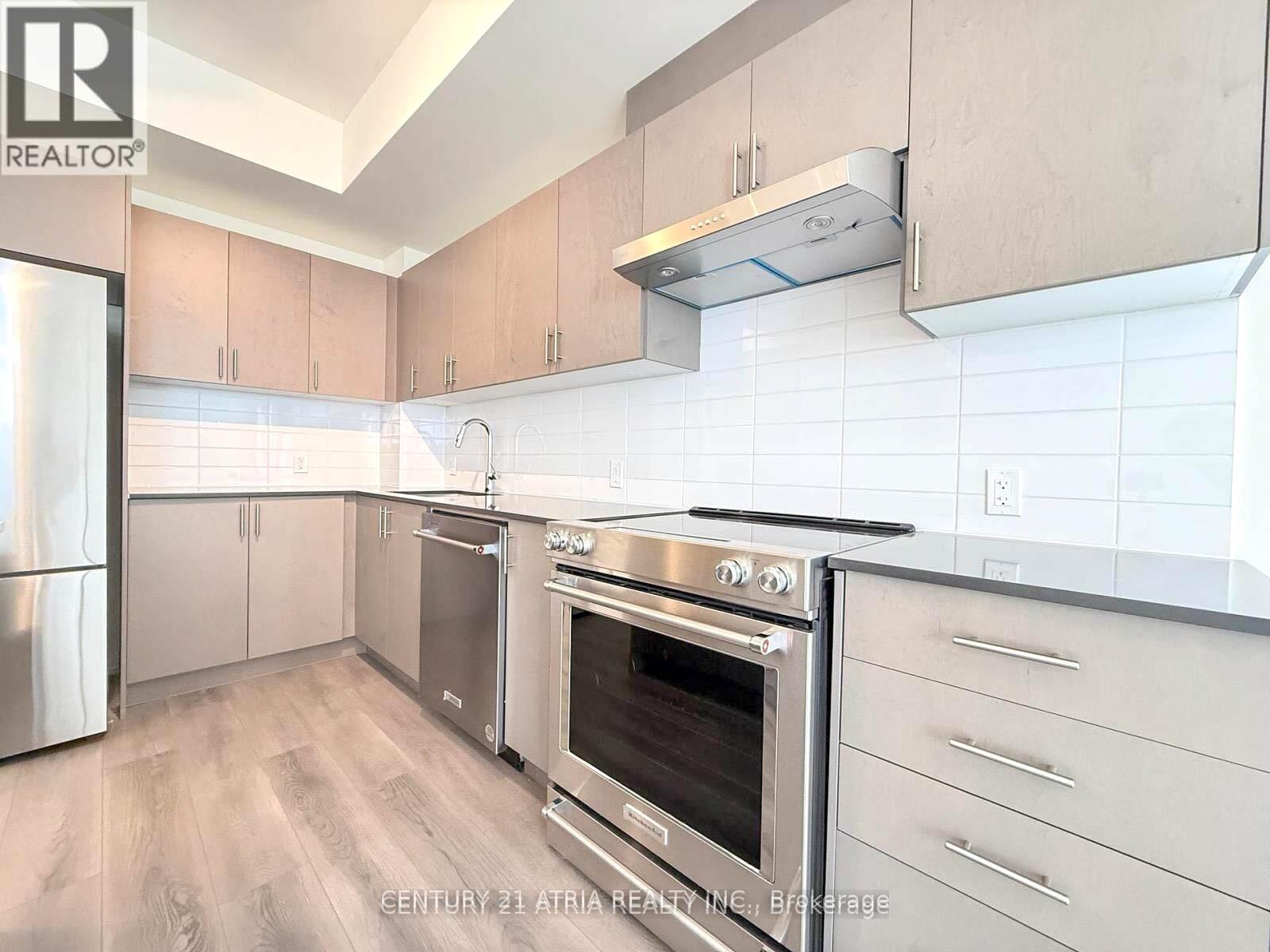 2021 - 8960 Jane Street, Vaughan, ON - Indoor Photo Showing Kitchen With Upgraded Kitchen