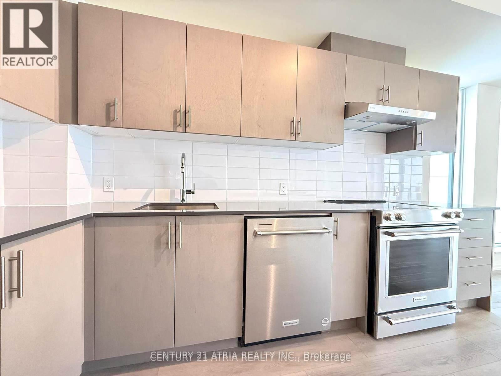 2021 - 8960 Jane Street, Vaughan, ON - Indoor Photo Showing Kitchen With Upgraded Kitchen