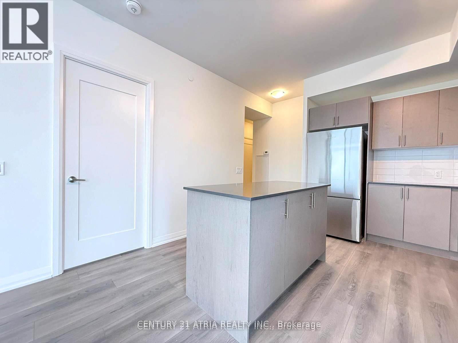 2021 - 8960 Jane Street, Vaughan, ON - Indoor Photo Showing Kitchen