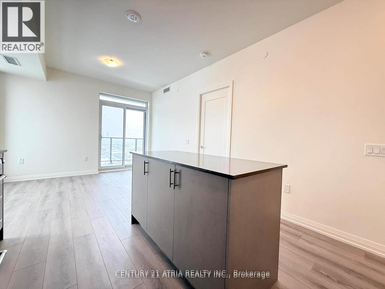 2021 - 8960 Jane Street, Vaughan, ON - Indoor