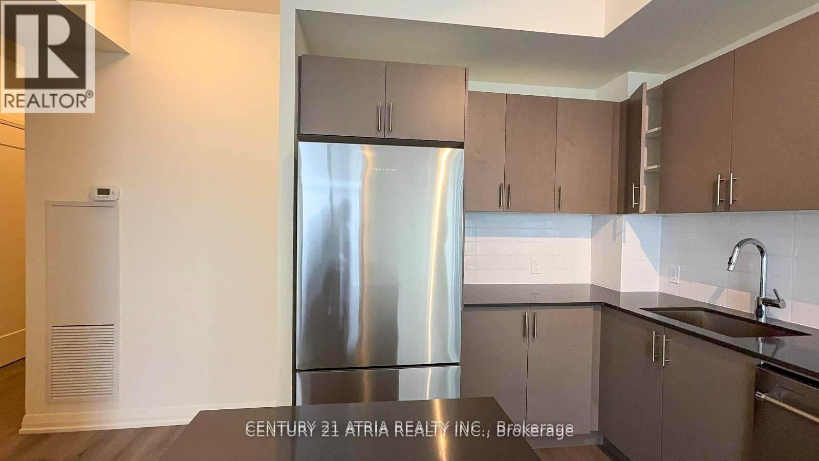 2021 - 8960 Jane Street, Vaughan, ON - Indoor Photo Showing Kitchen