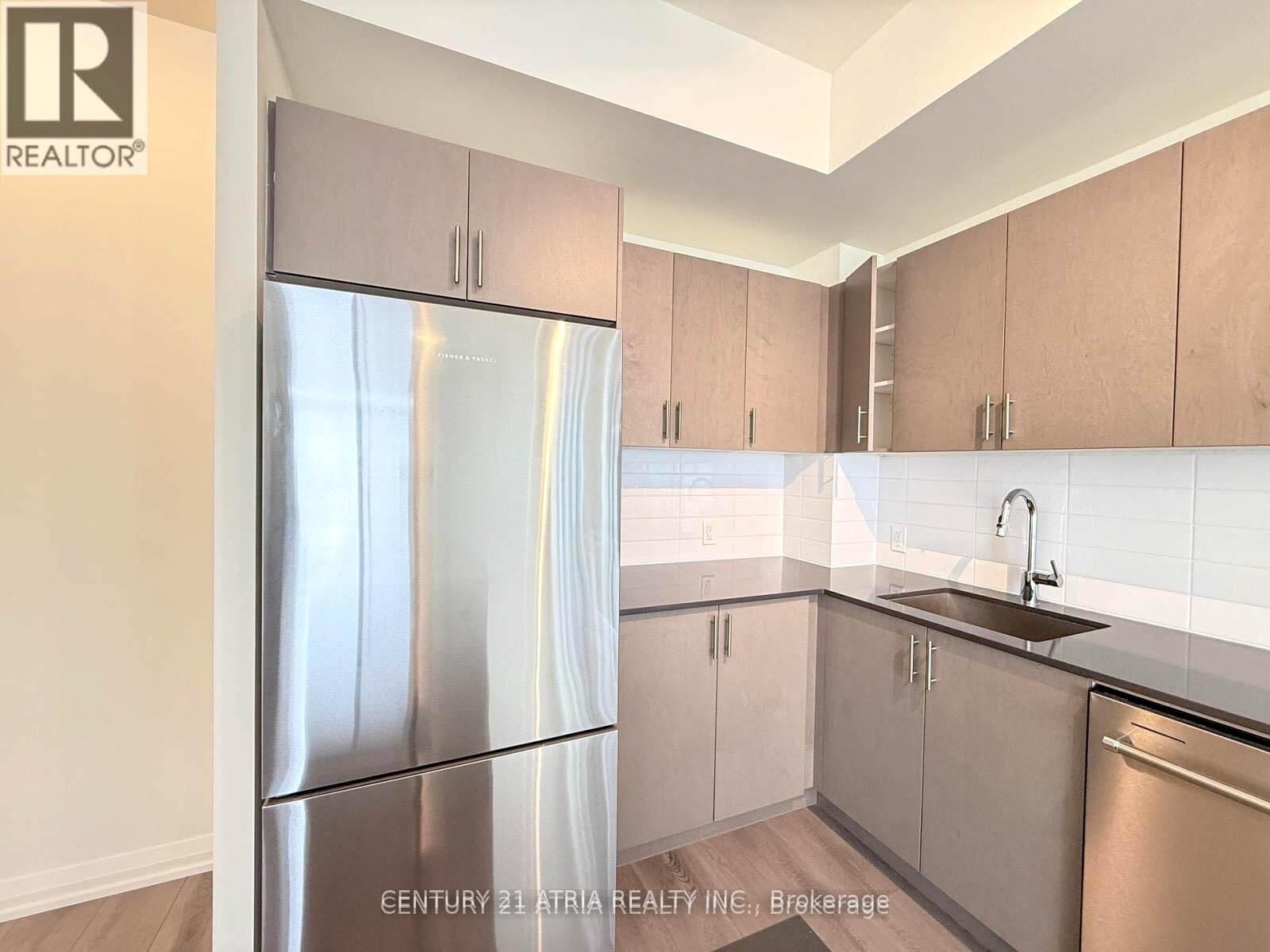 2021 - 8960 Jane Street, Vaughan, ON - Indoor Photo Showing Kitchen