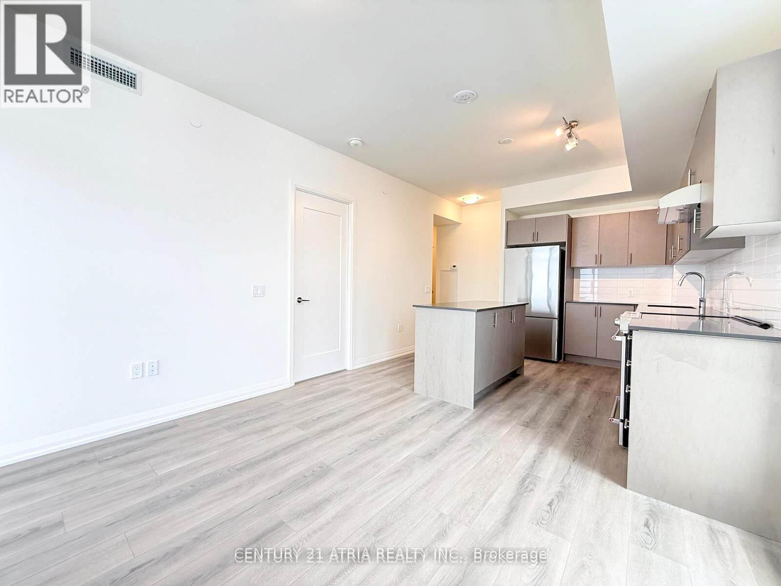 2021 - 8960 Jane Street, Vaughan, ON - Indoor Photo Showing Kitchen