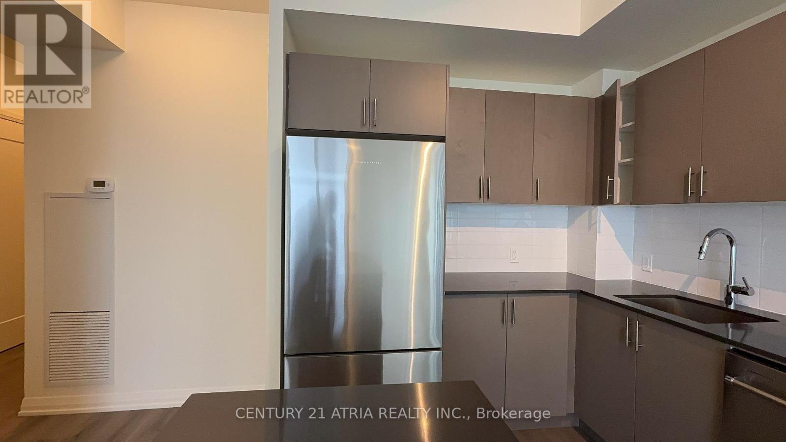 2021 - 8960 Jane Street, Vaughan, ON - Indoor Photo Showing Kitchen