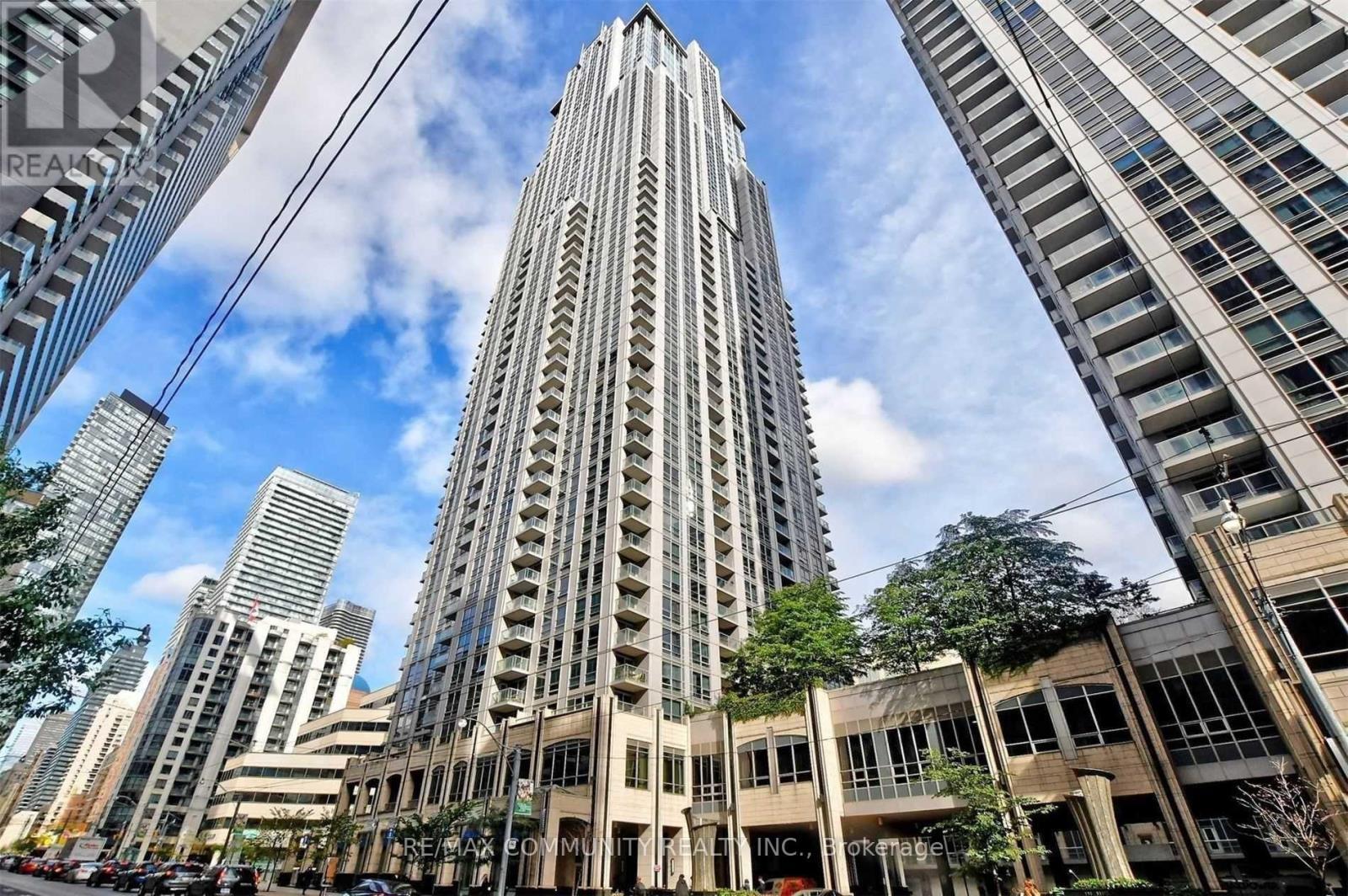 202 - 763 Bay Street, Toronto, ON - Outdoor With Facade