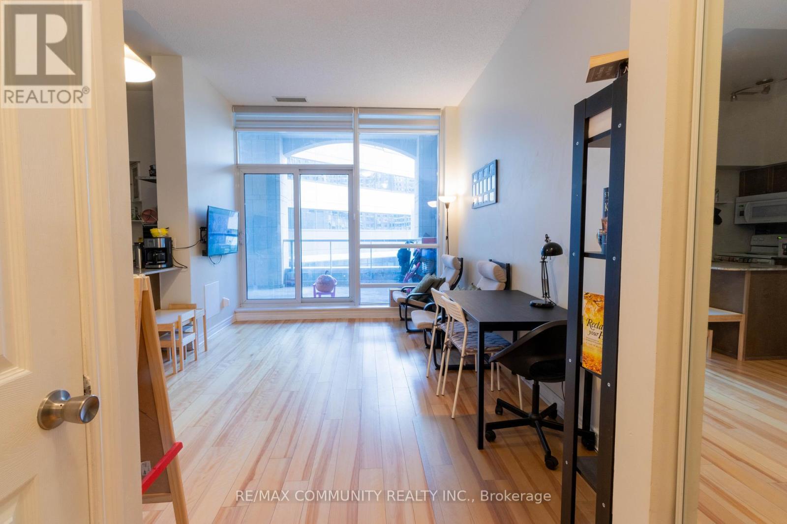 202 - 763 Bay Street, Toronto, ON - Indoor