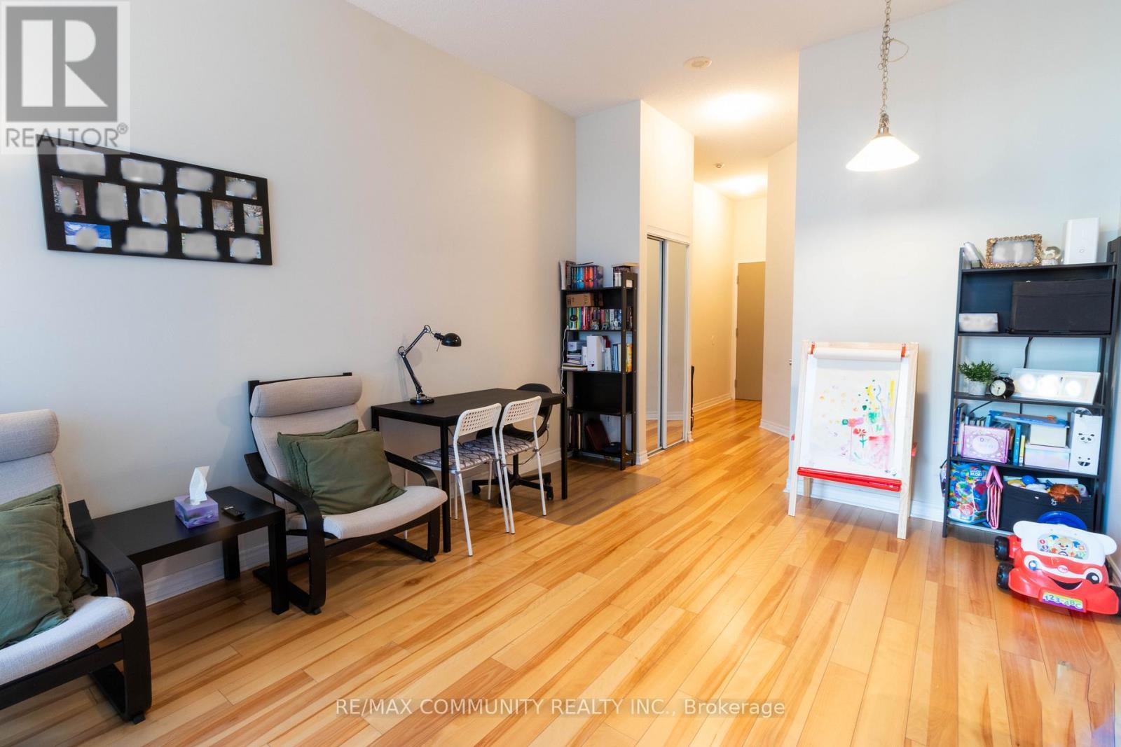 202 - 763 Bay Street, Toronto, ON - Indoor