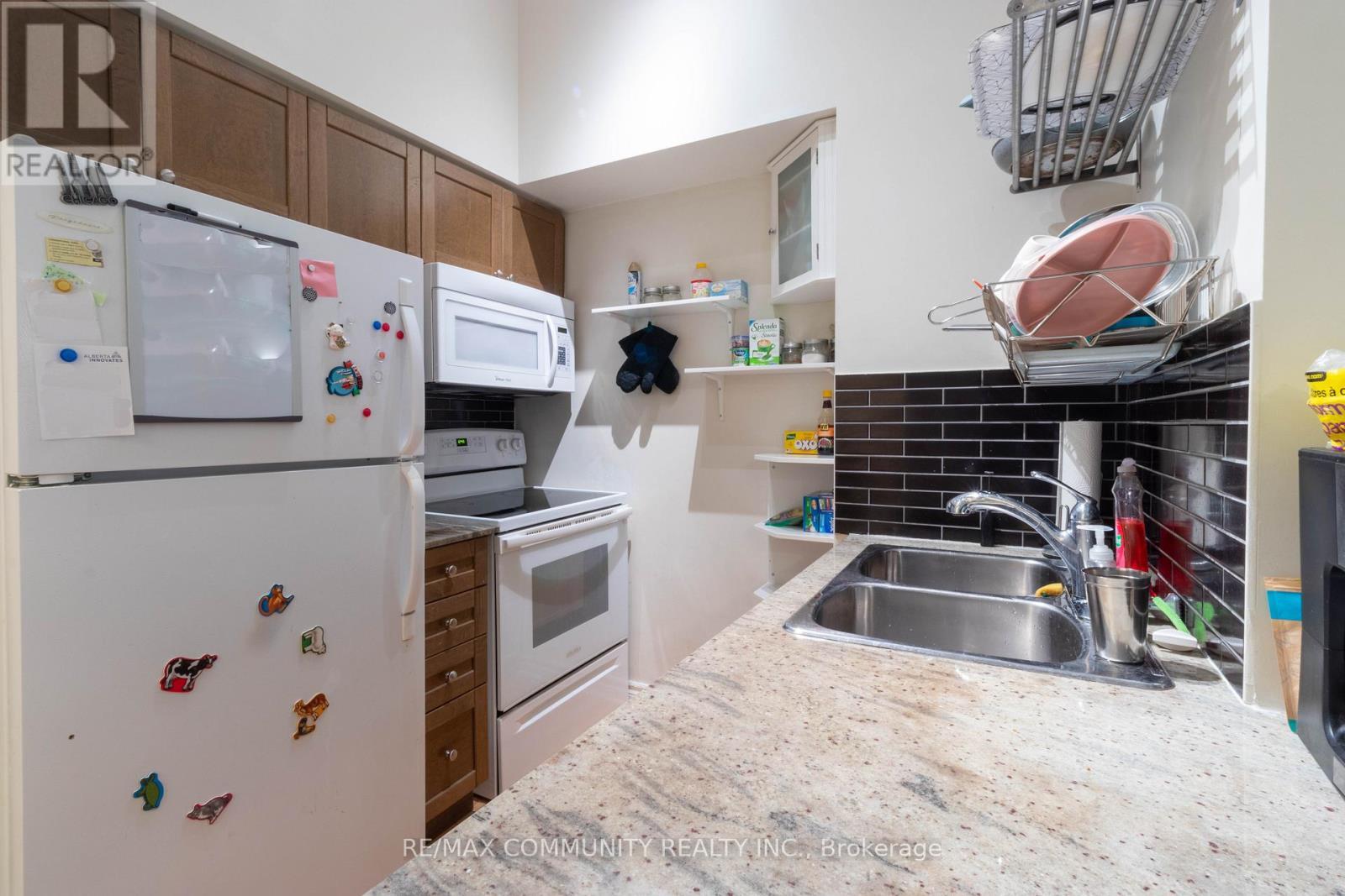 202 - 763 Bay Street, Toronto, ON - Indoor Photo Showing Kitchen With Double Sink