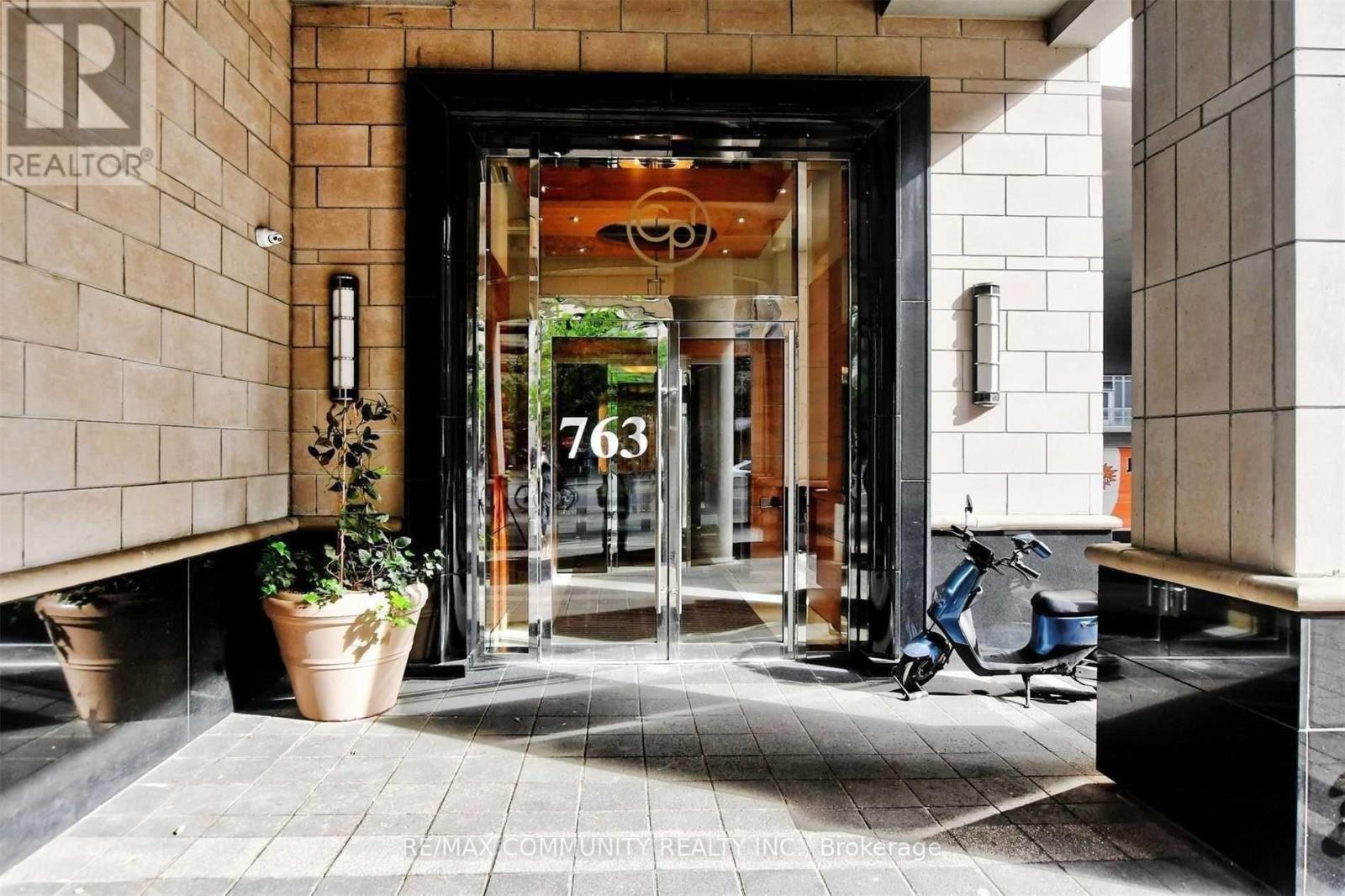 202 - 763 Bay Street, Toronto, ON - With Exterior