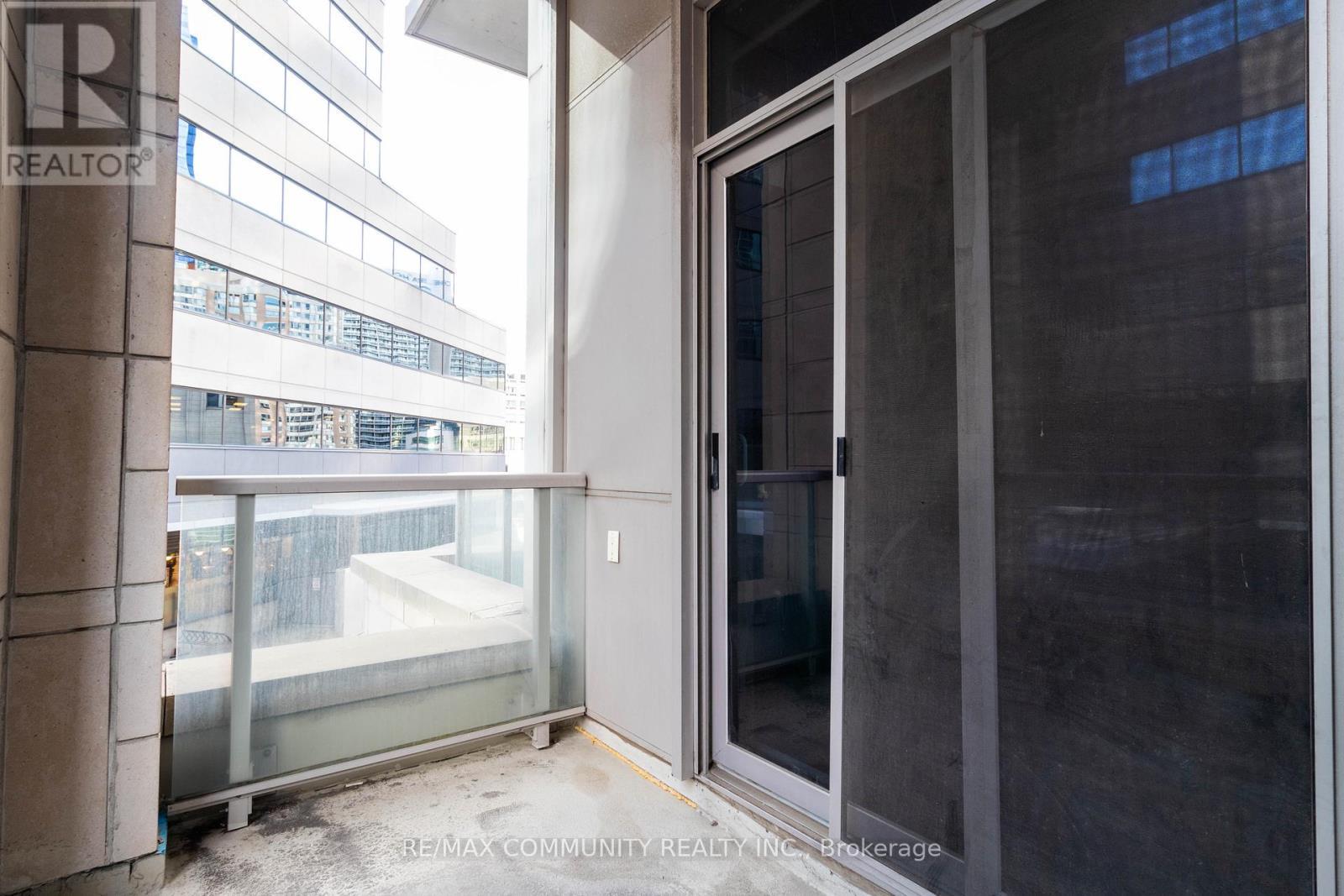 202 - 763 Bay Street, Toronto, ON - Outdoor With Balcony With Exterior