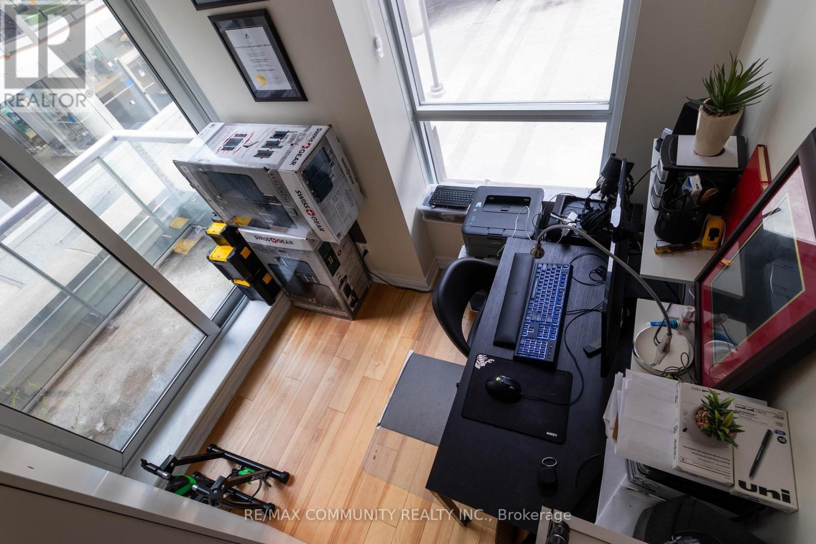 202 - 763 Bay Street, Toronto, ON - Indoor Photo Showing Other Room