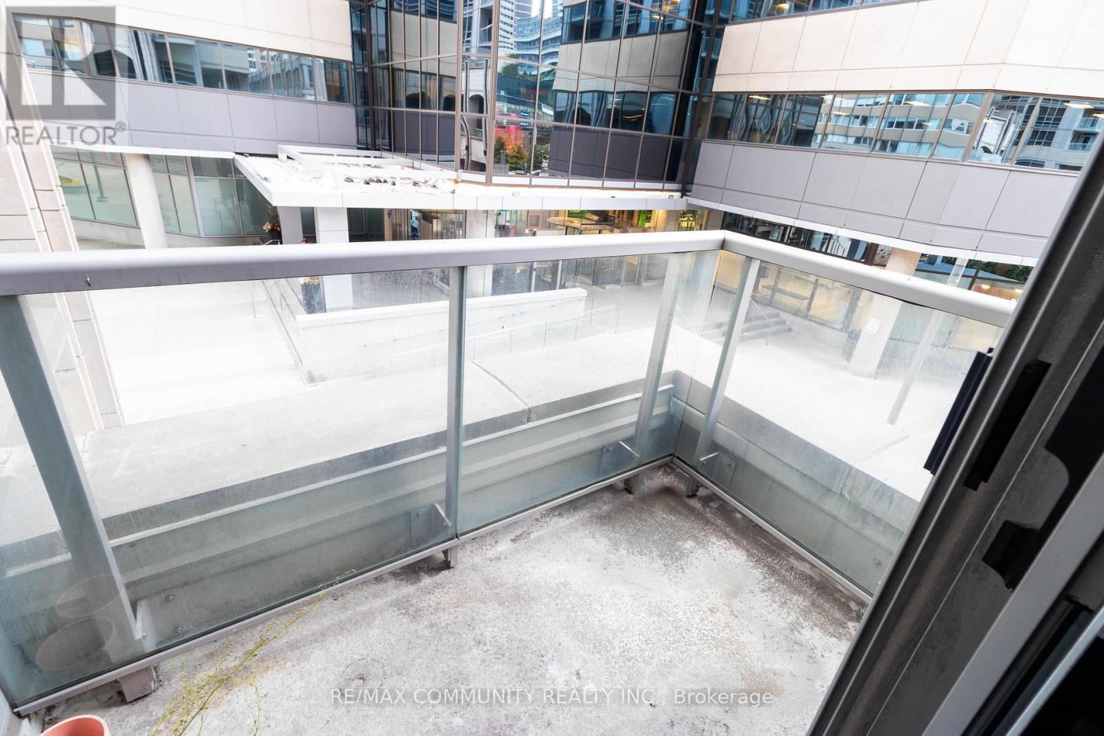 202 - 763 Bay Street, Toronto, ON - Outdoor With Balcony