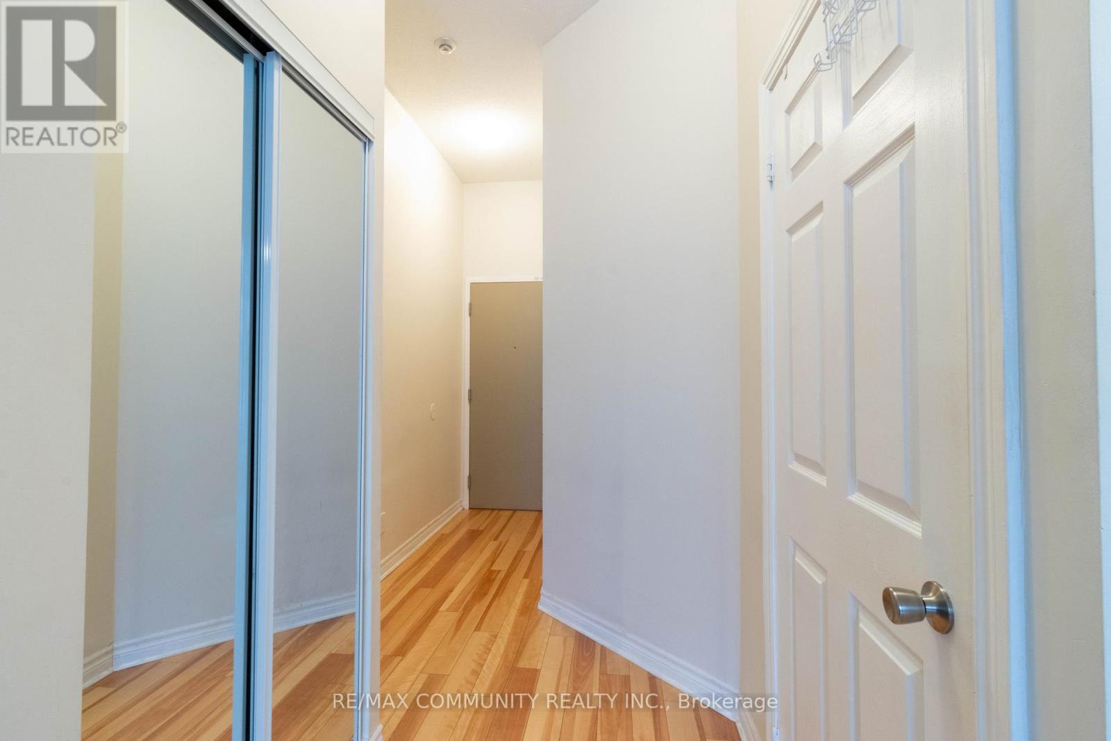 202 - 763 Bay Street, Toronto, ON - Indoor