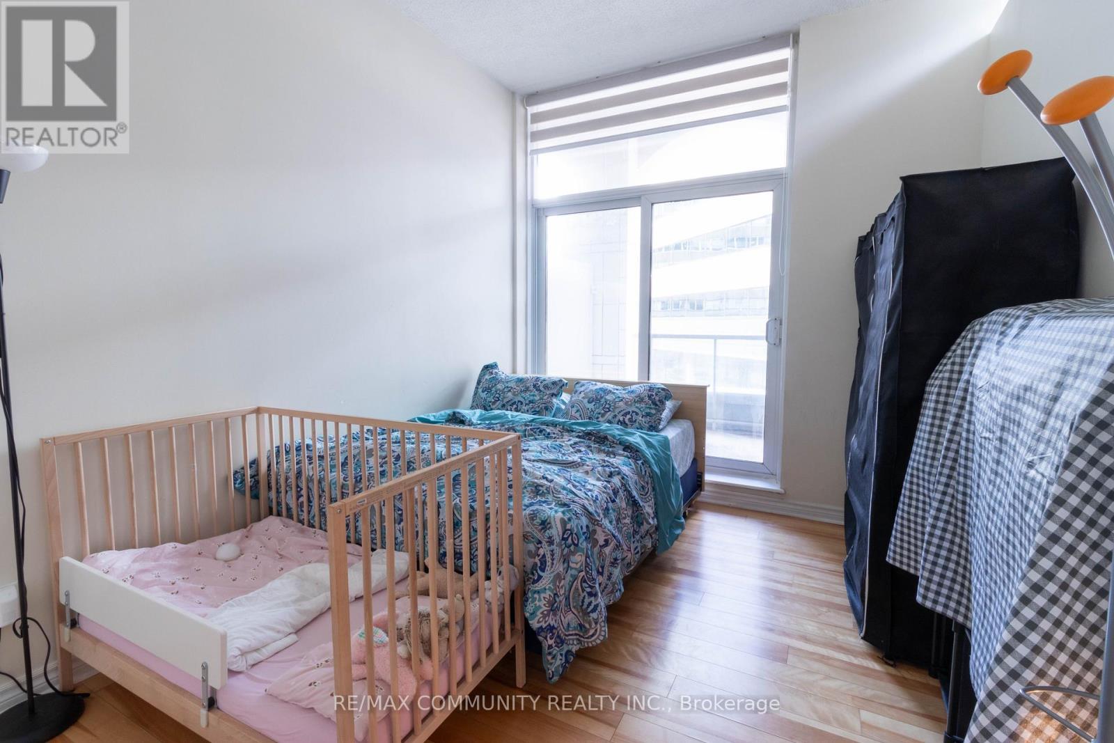 202 - 763 Bay Street, Toronto, ON - Indoor Photo Showing Bedroom