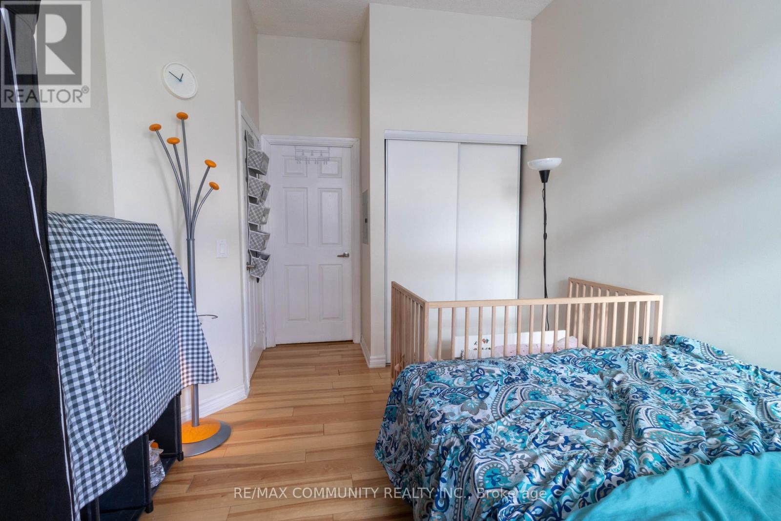 202 - 763 Bay Street, Toronto, ON - Indoor Photo Showing Bedroom