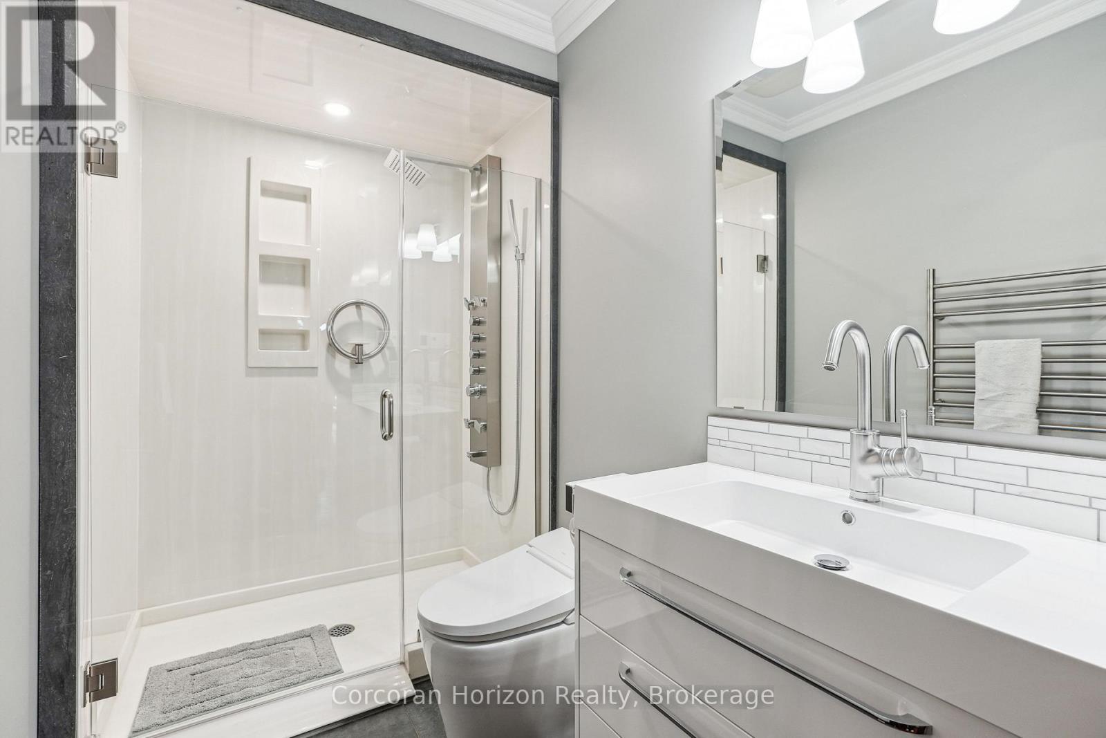 353 Sulphur Springs Road, Hamilton (Ancaster), ON - Indoor Photo Showing Bathroom