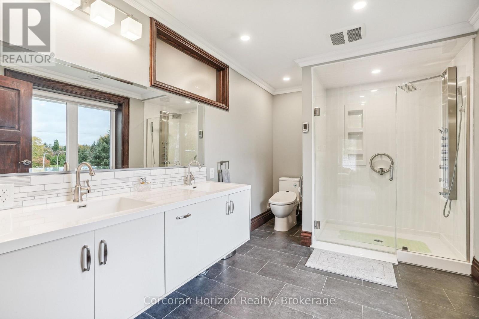 353 Sulphur Springs Road, Hamilton (Ancaster), ON - Indoor Photo Showing Bathroom