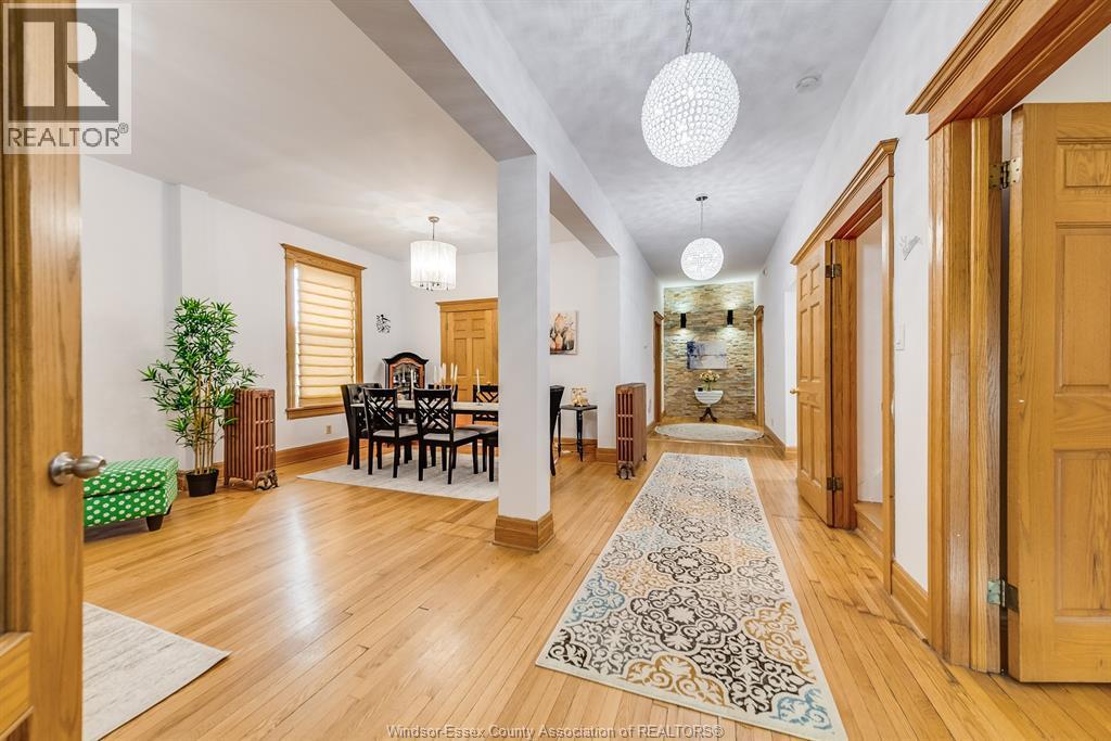 961 Ouellette Avenue, Windsor, ON