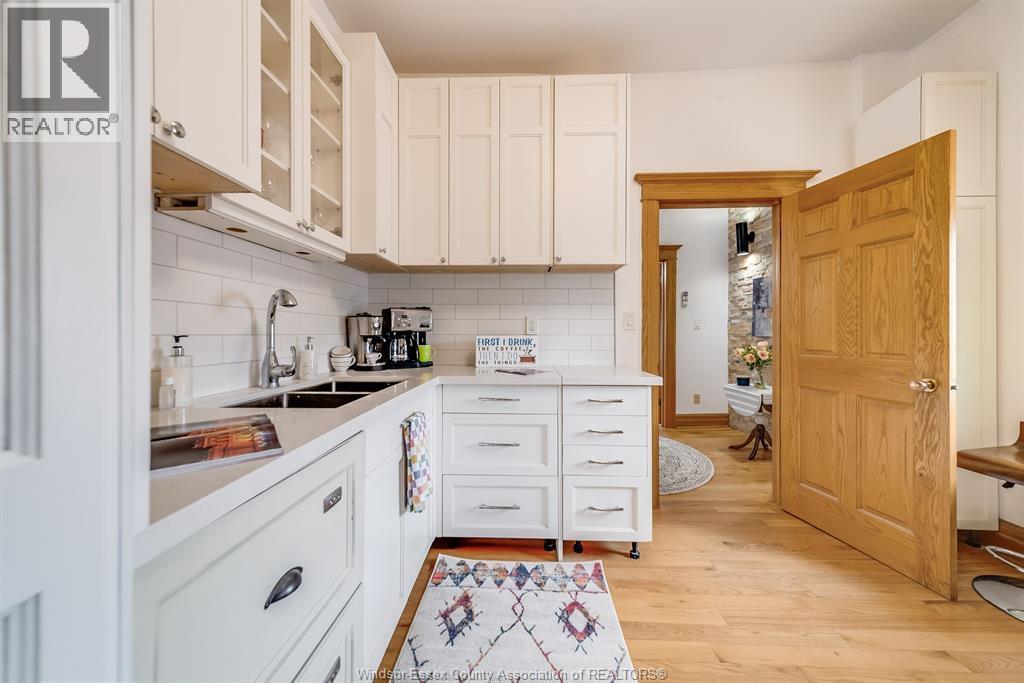 961 Ouellette Avenue, Windsor, ON