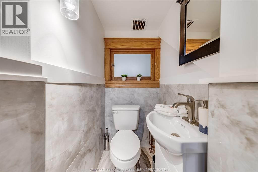 961 Ouellette Avenue, Windsor, ON