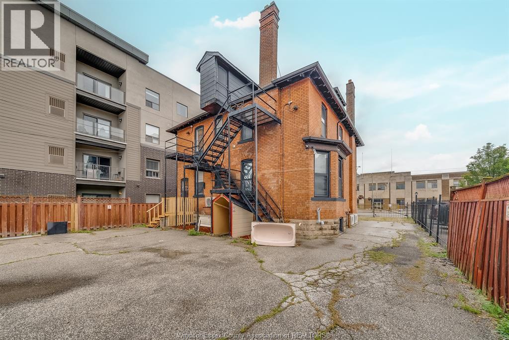 961 Ouellette Avenue, Windsor, ON