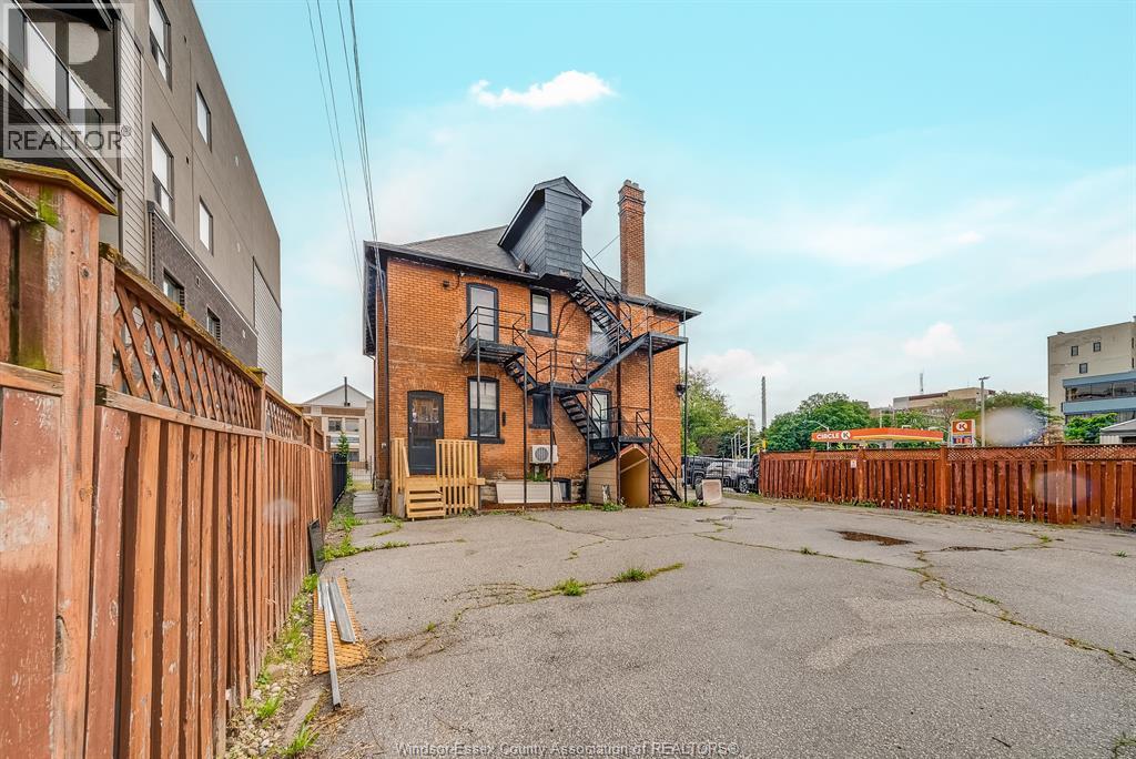 961 Ouellette Avenue, Windsor, ON