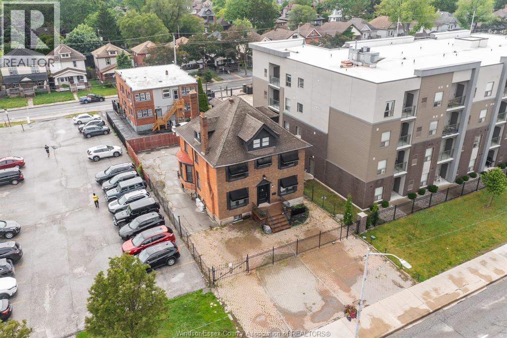 961 Ouellette Avenue, Windsor, ON