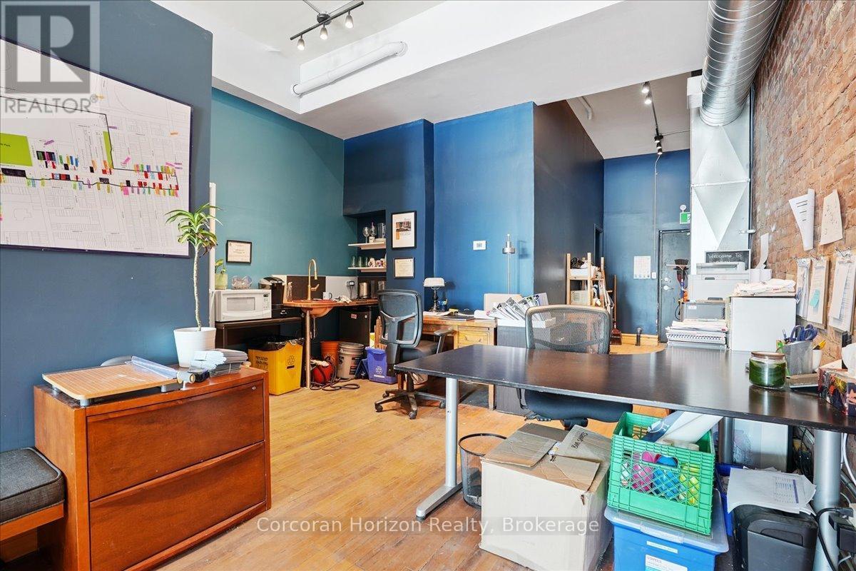 Main - 659 Barton Street E, Hamilton (Gibson), ON