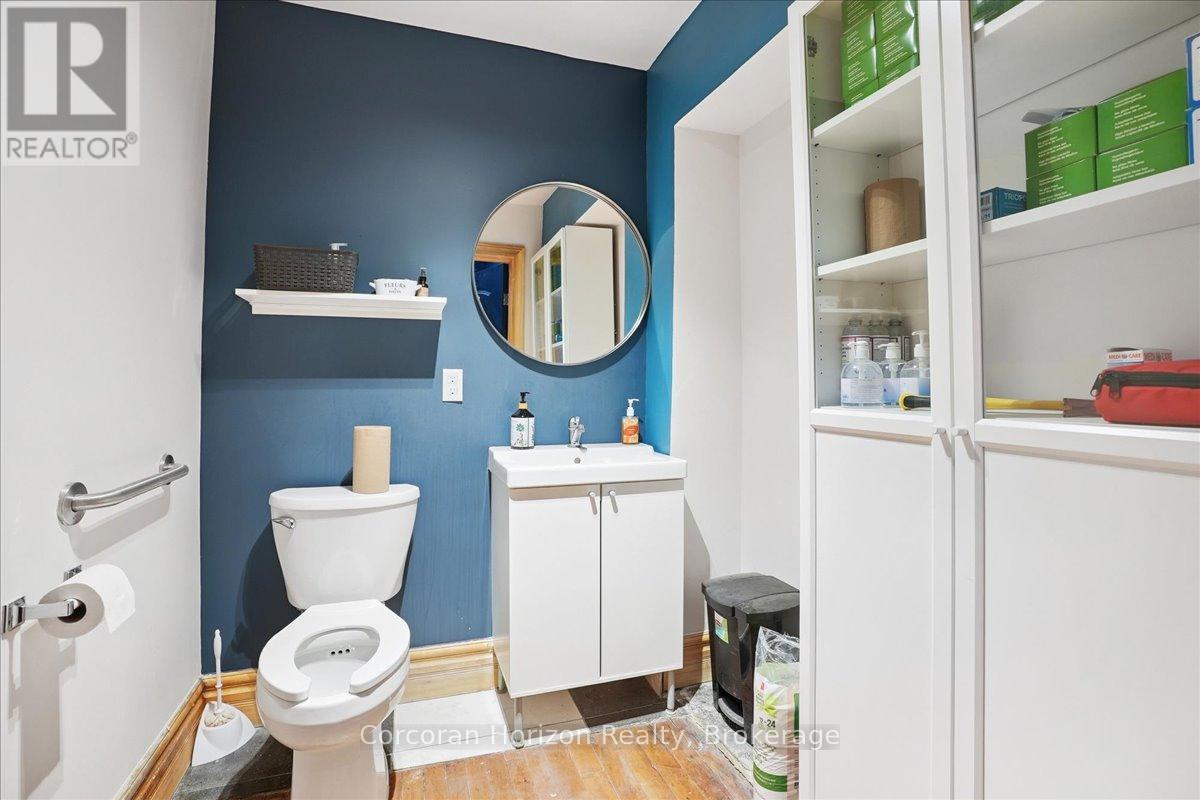 Main - 659 Barton Street E, Hamilton (Gibson), ON