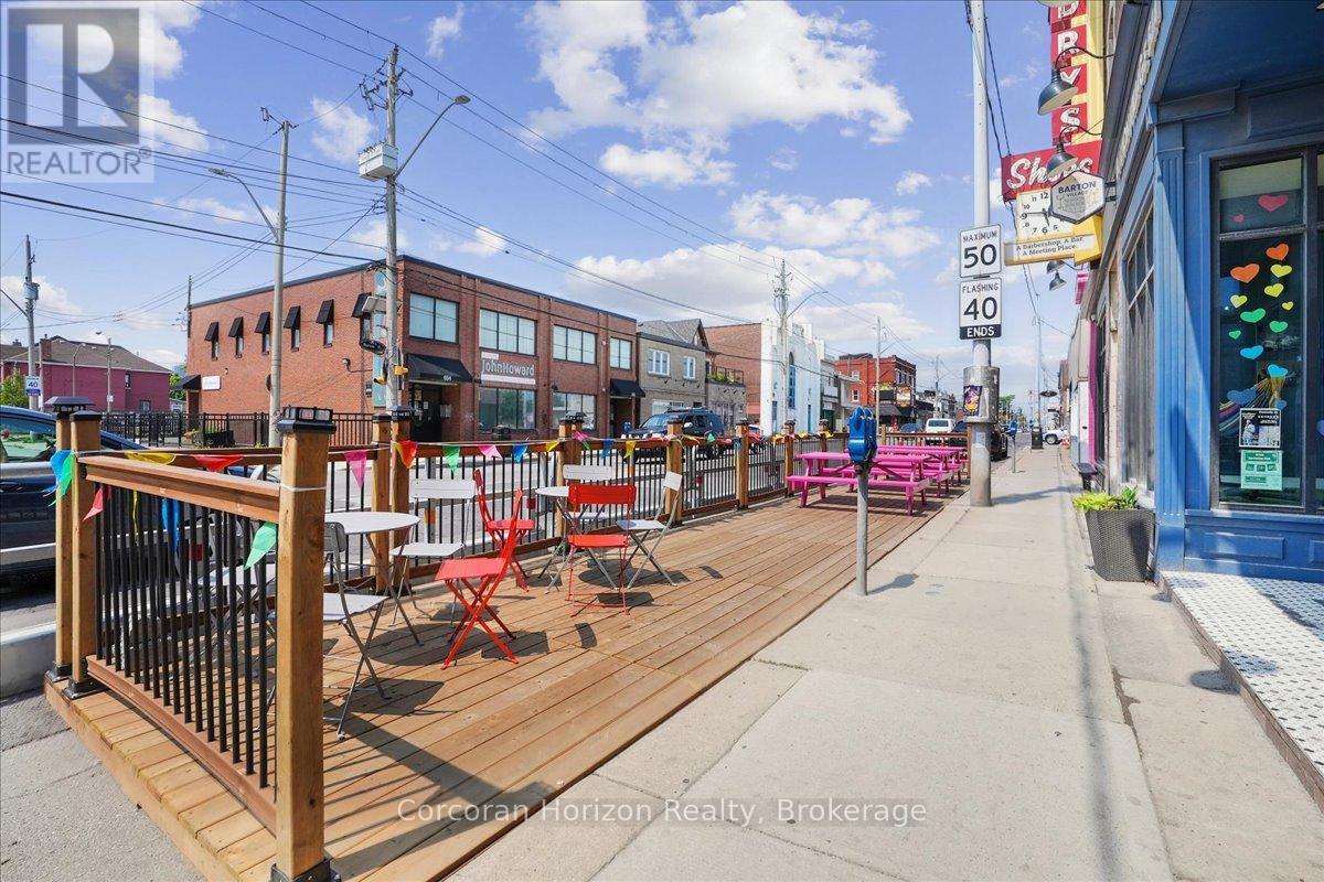 Main - 659 Barton Street E, Hamilton (Gibson), ON