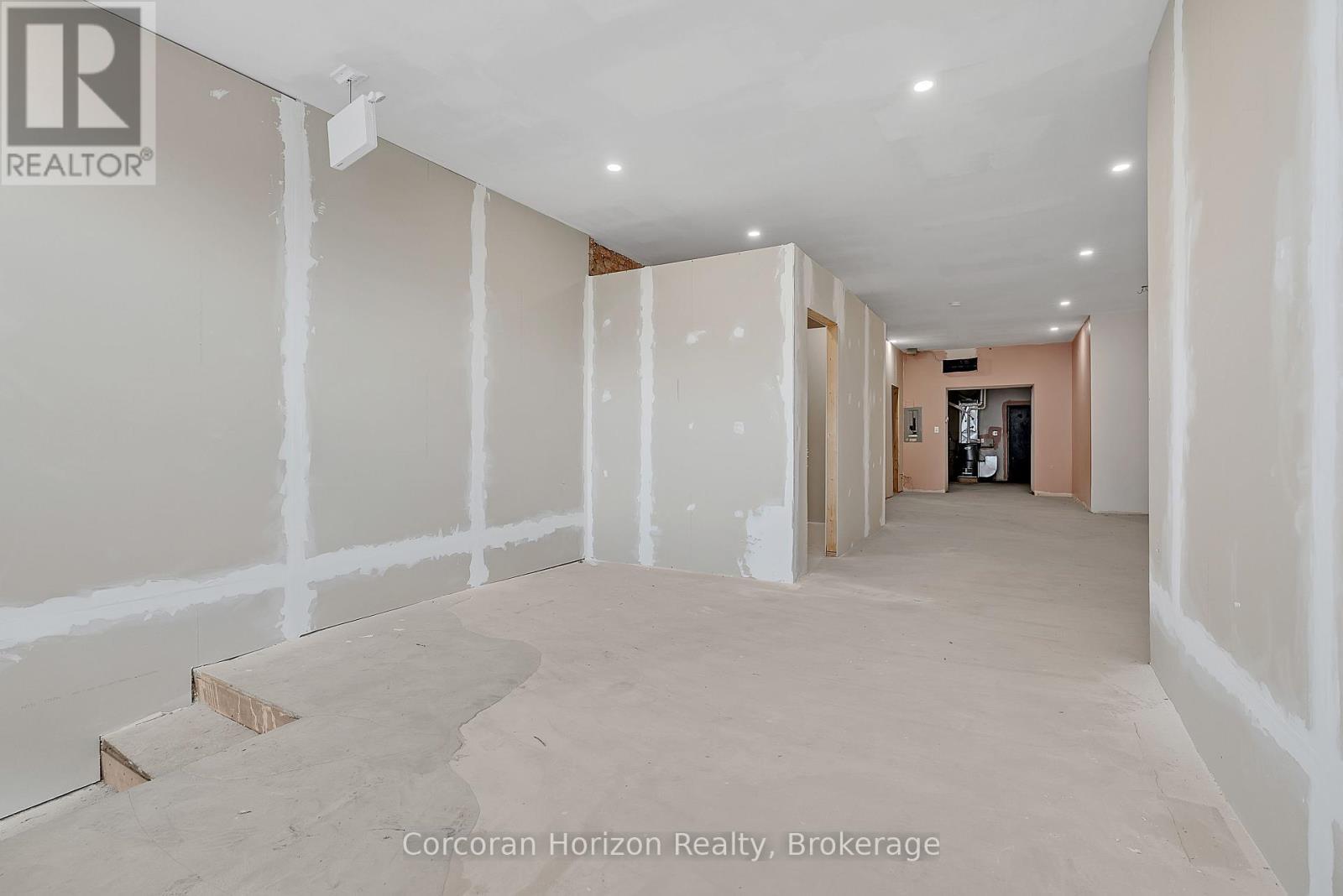 475 King Street E, Hamilton (Landsdale), ON