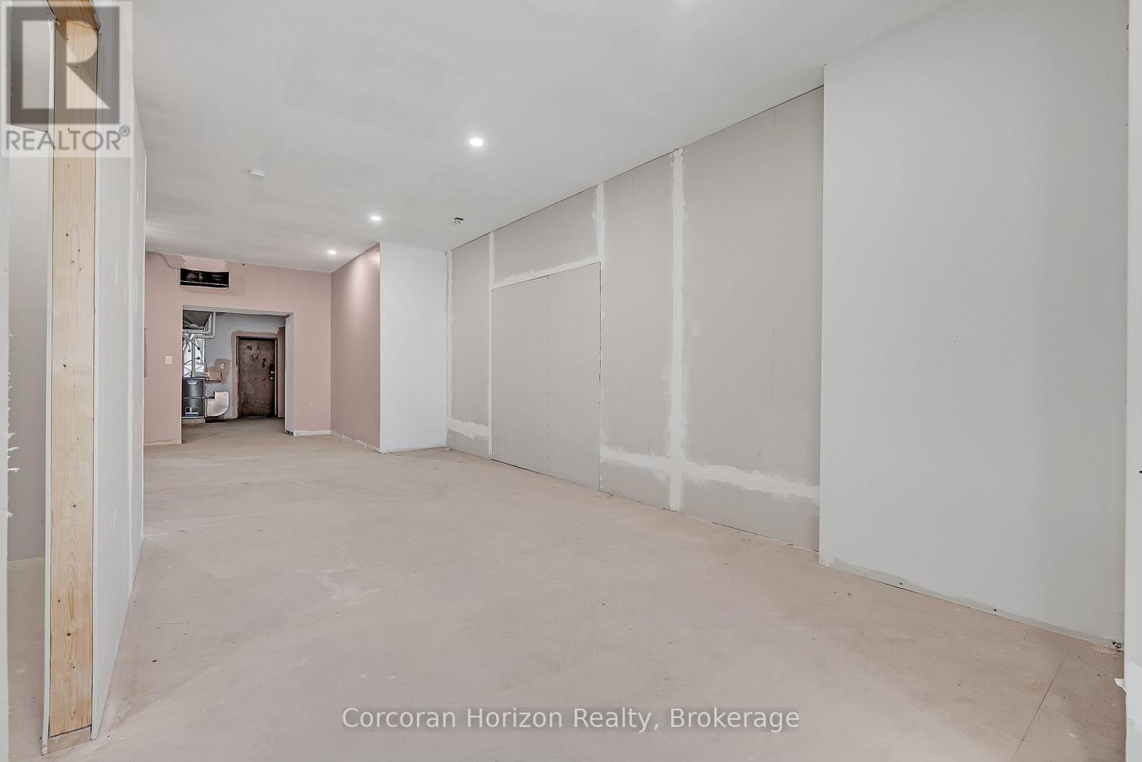 475 King Street E, Hamilton (Landsdale), ON