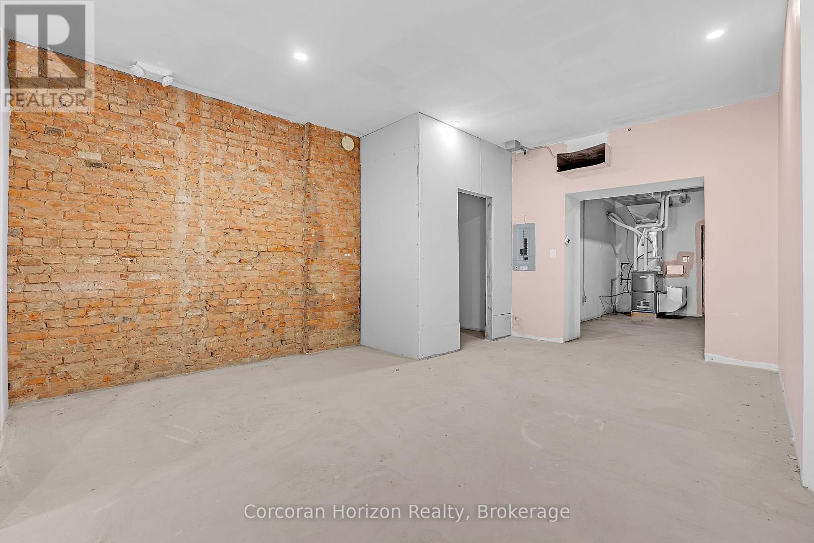 475 King Street E, Hamilton (Landsdale), ON