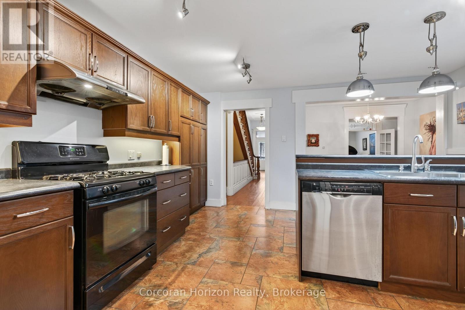 292 John Street N, Hamilton (Beasley), ON - Indoor Photo Showing Kitchen With Double Sink