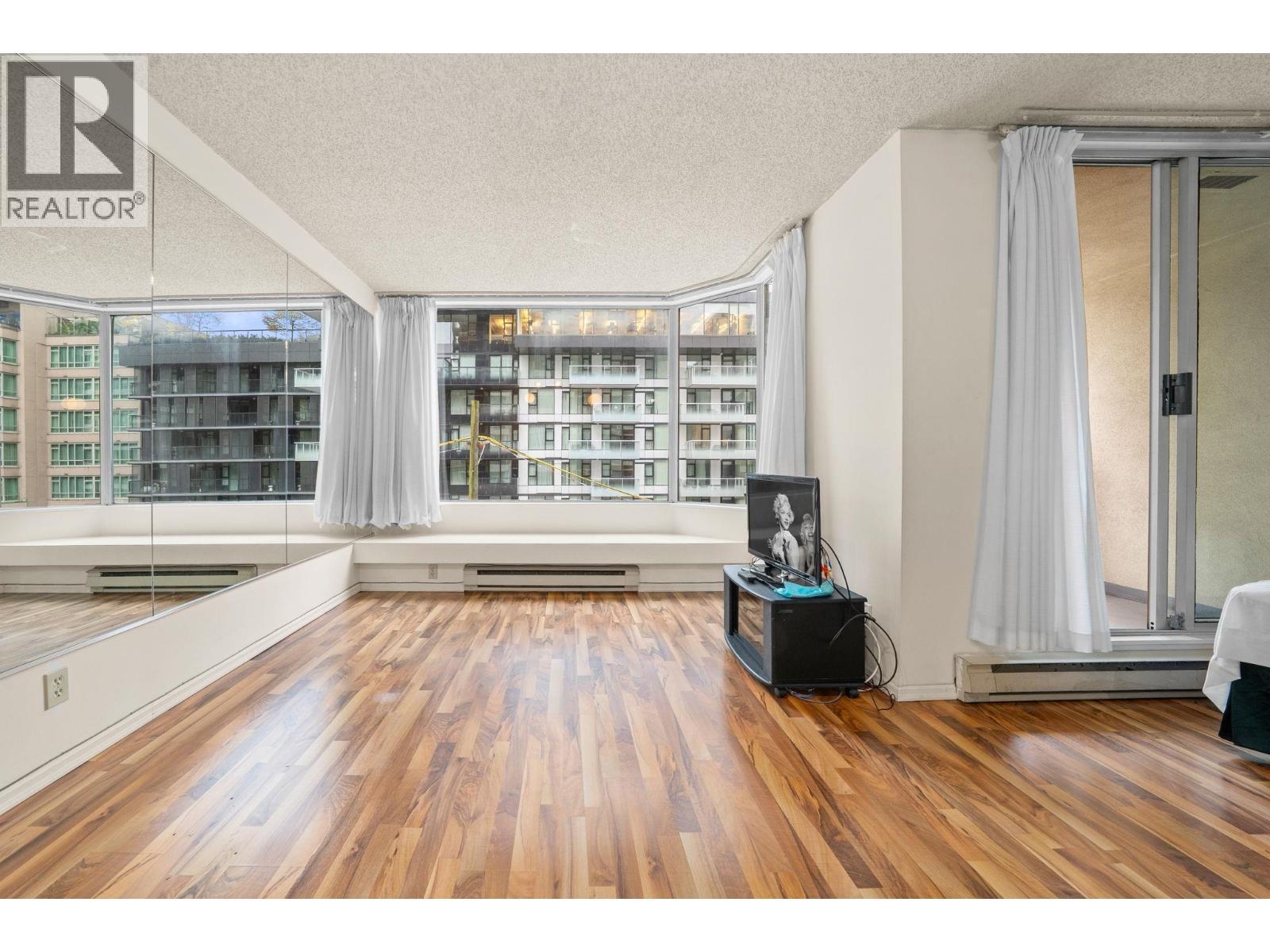 307 1330 Hornby Street, Vancouver, BC - Indoor