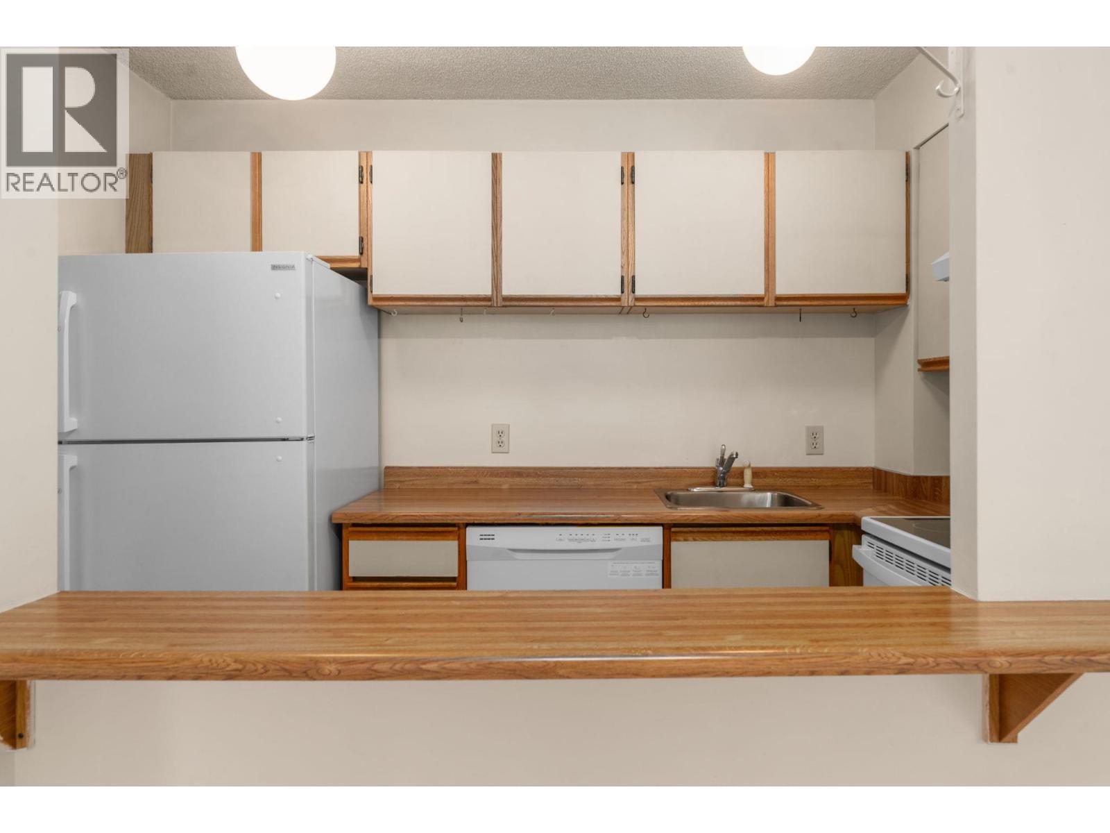 307 1330 Hornby Street, Vancouver, BC - Indoor Photo Showing Kitchen