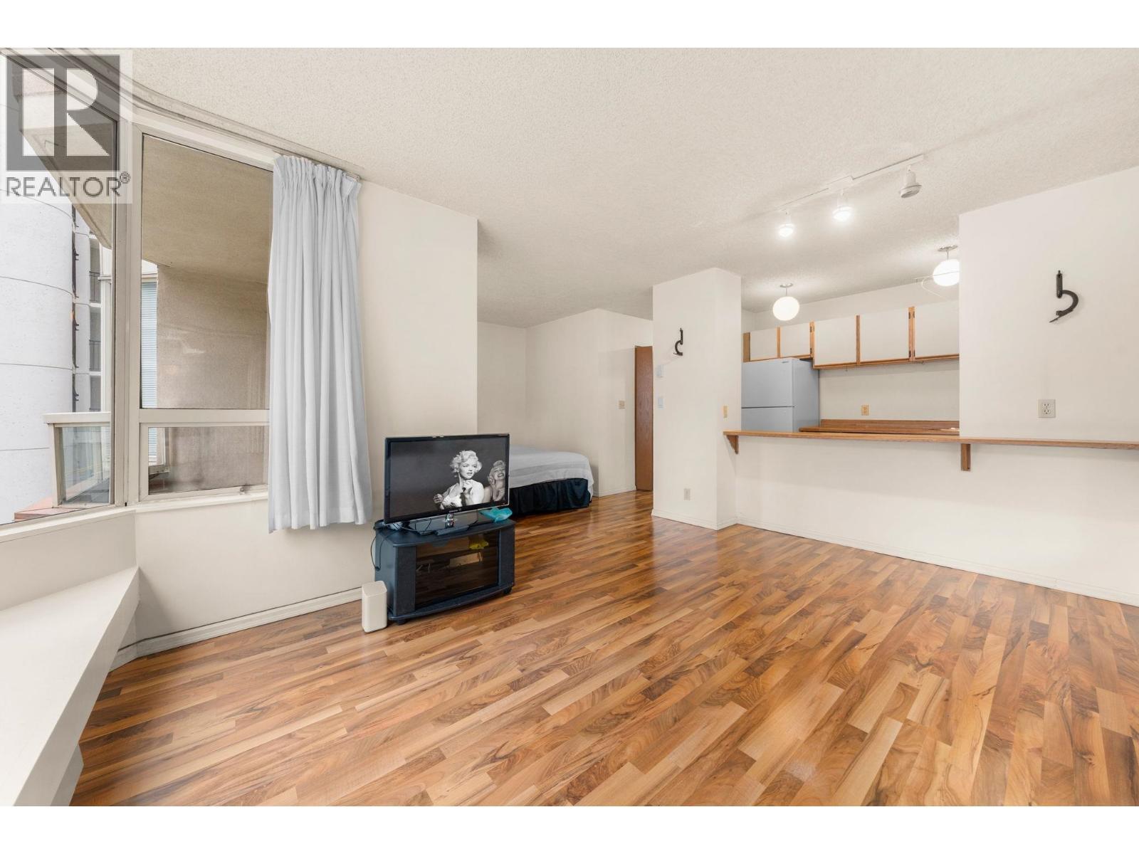 307 1330 Hornby Street, Vancouver, BC - Indoor Photo Showing Kitchen