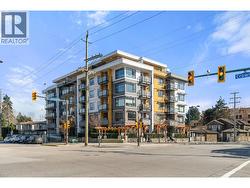 402 1519 CROWN STREET Vancouver, BC V7J 1G6