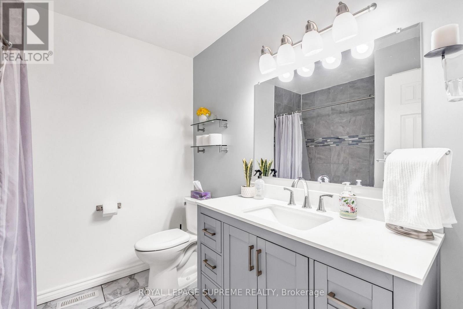301 Pellatt Avenue, Toronto, ON - Indoor Photo Showing Bathroom