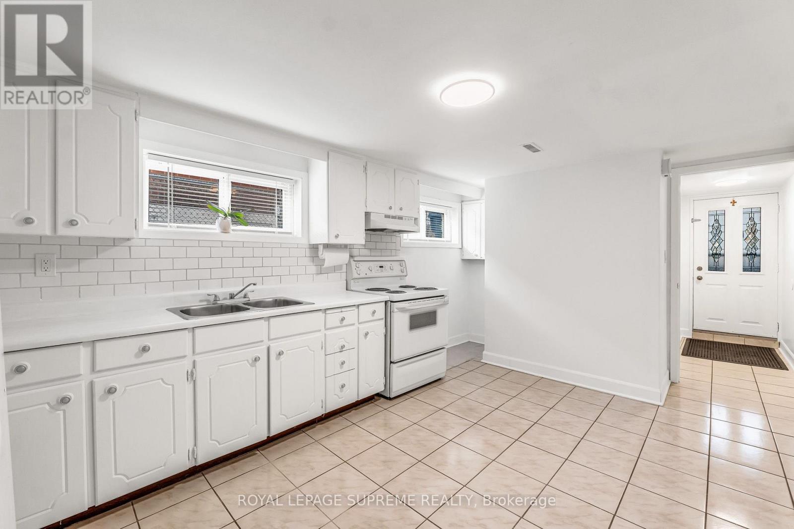 301 Pellatt Avenue, Toronto, ON - Indoor Photo Showing Kitchen With Double Sink
