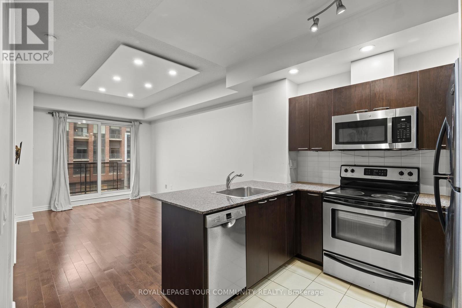 515 - 385 Prince Of Wales Drive, Mississauga, ON - Indoor Photo Showing Kitchen With Upgraded Kitchen