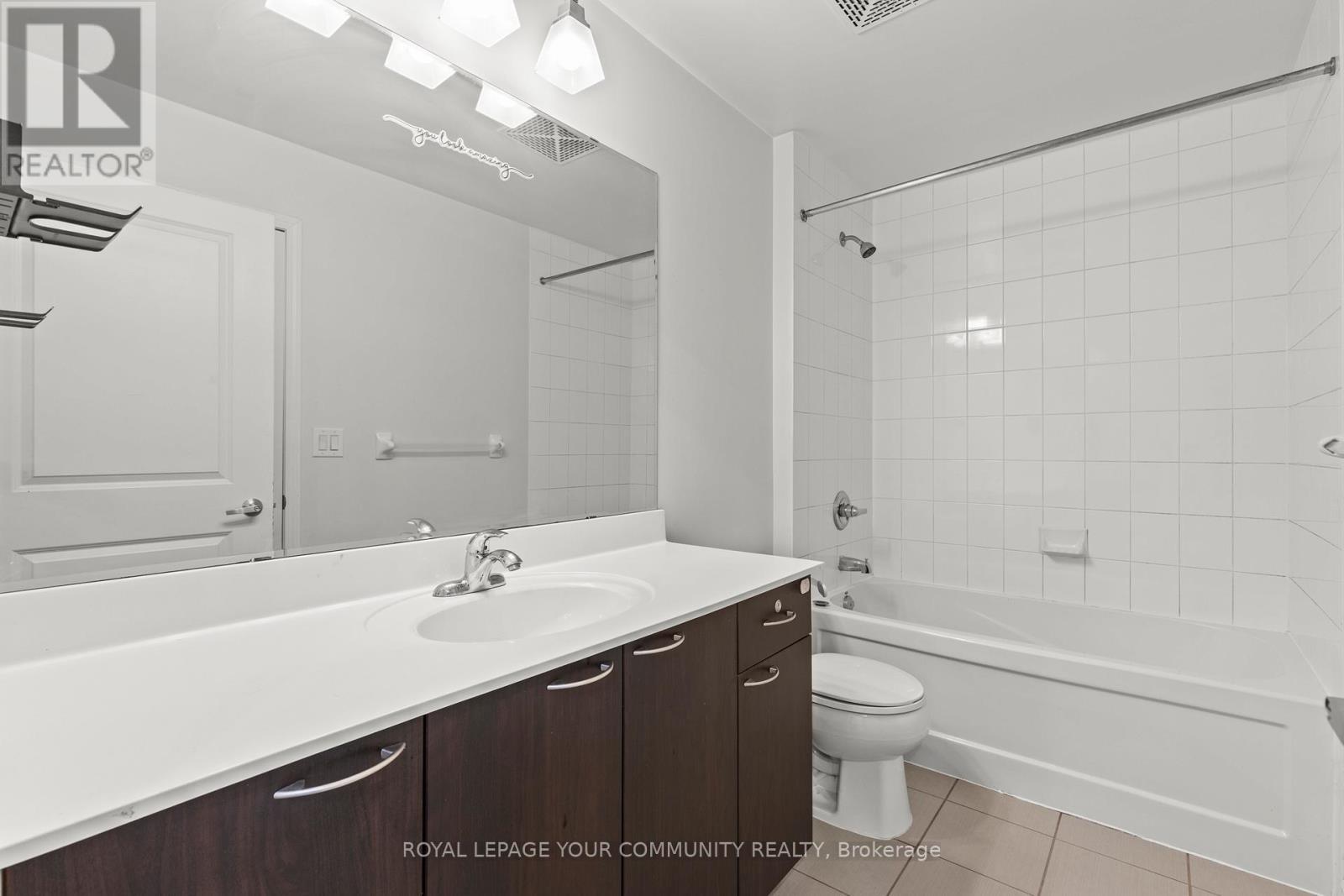 515 - 385 Prince Of Wales Drive, Mississauga, ON - Indoor Photo Showing Bathroom
