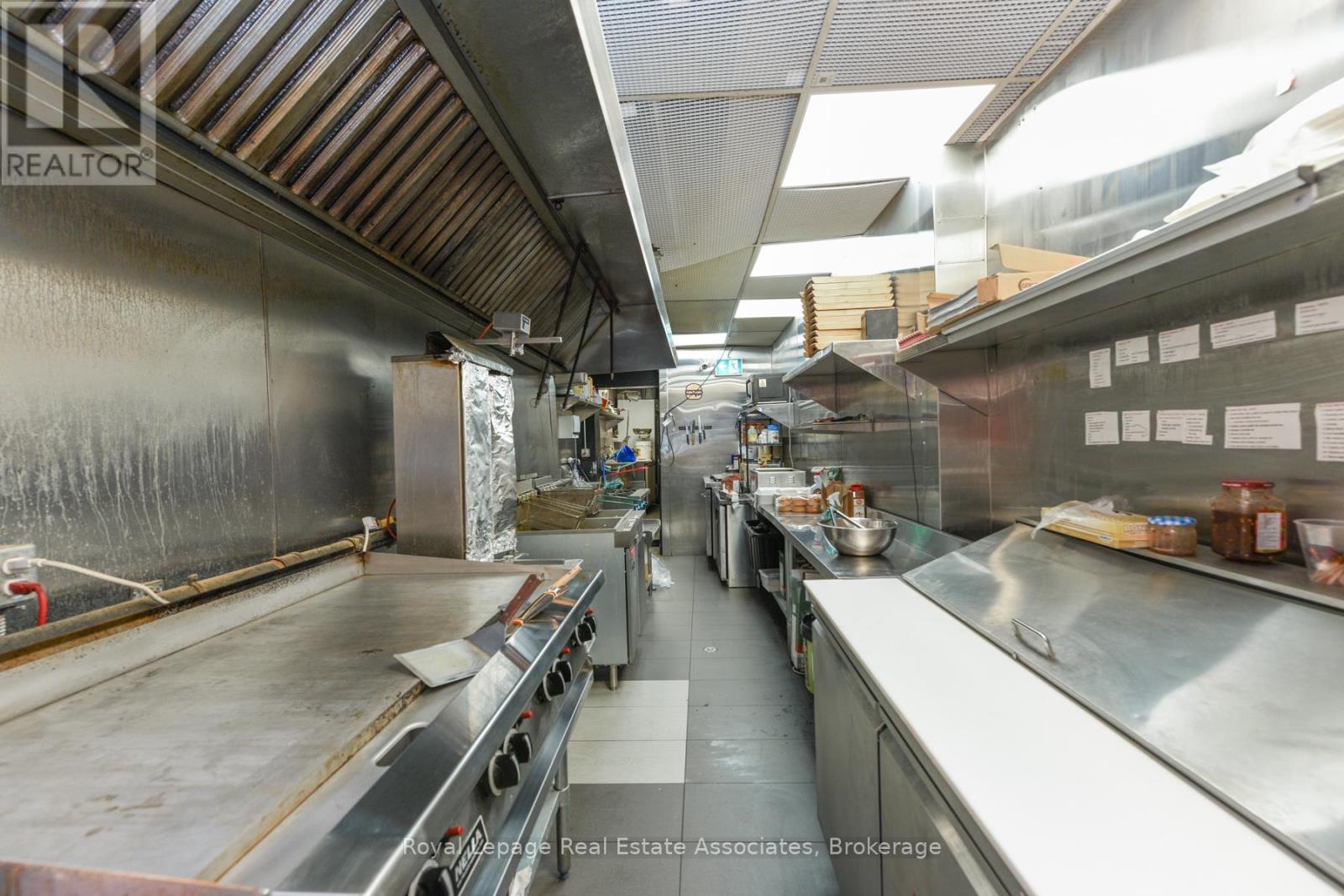 671 Queen Street W, Toronto, ON