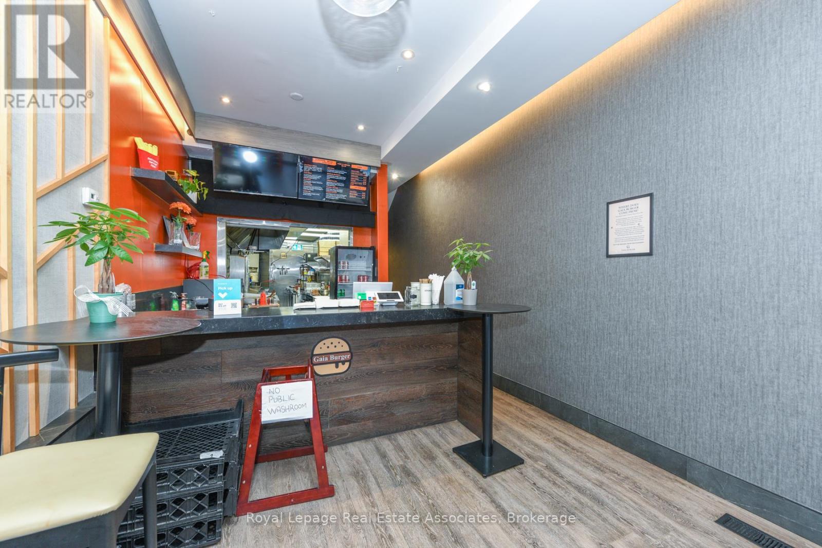 671 Queen Street W, Toronto, ON