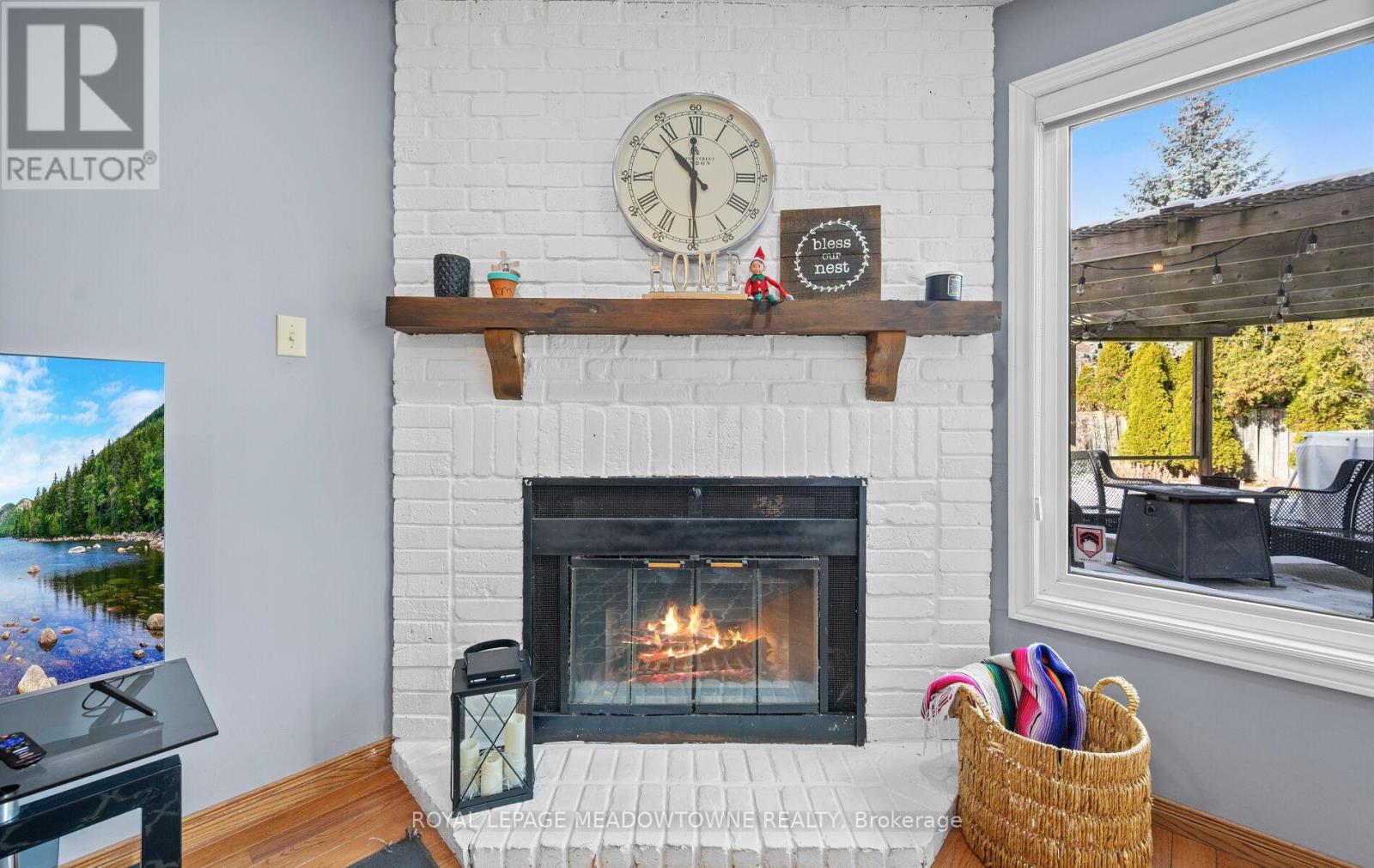 16 Cox Crescent, Brampton, ON - Indoor Photo Showing Living Room With Fireplace