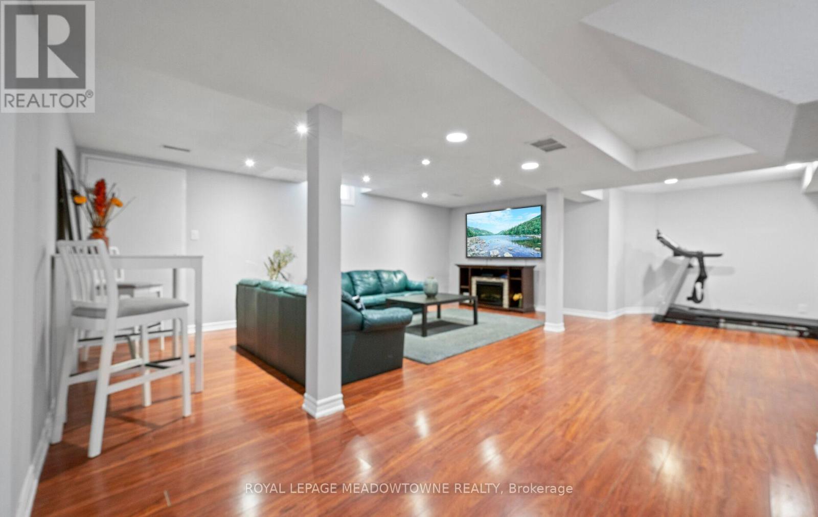 16 Cox Crescent, Brampton, ON - Indoor