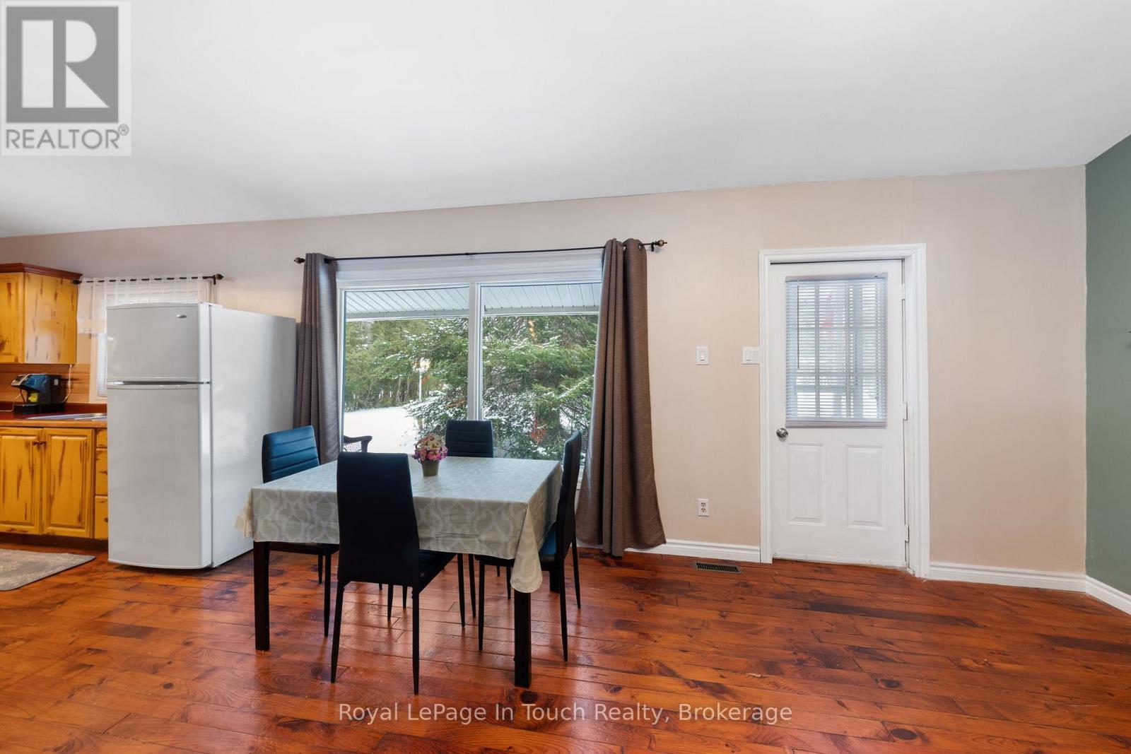 Dining Area - 2198 Champlain Road, Tiny, ON - Indoor Photo Showing Dining Room