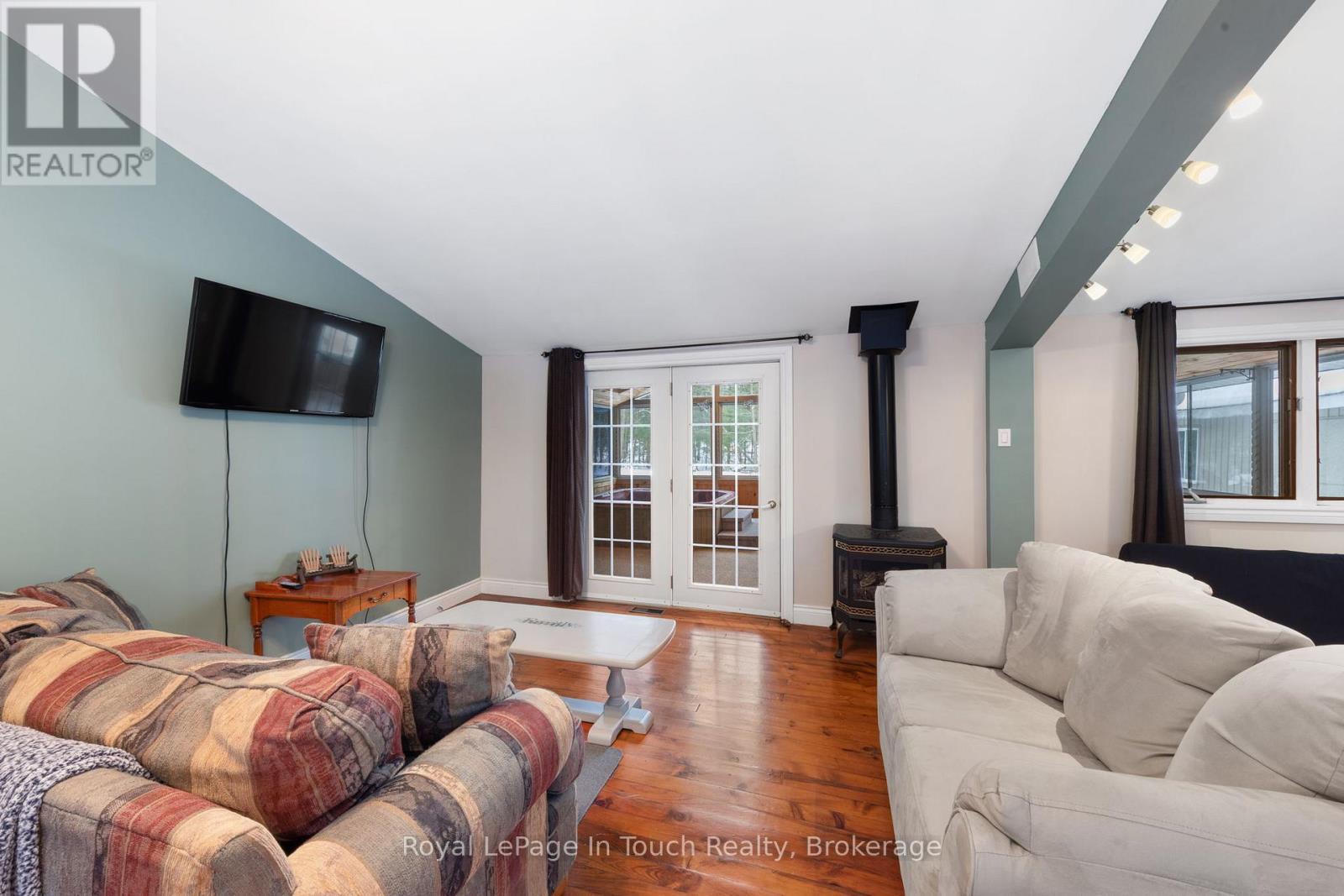 Gas Fireplace - 2198 Champlain Road, Tiny, ON - Indoor Photo Showing Living Room