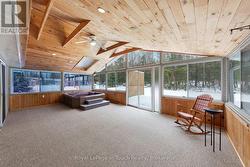 Spacious- Vaulted- Ceiling Hot Tub -