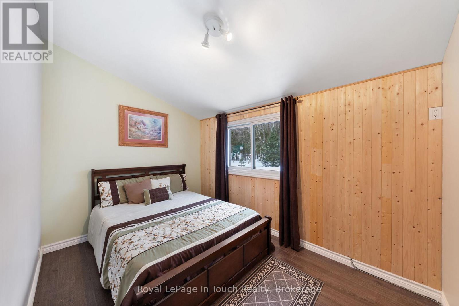 Primary Bedroom - 2198 Champlain Road, Tiny, ON - Indoor Photo Showing Bedroom